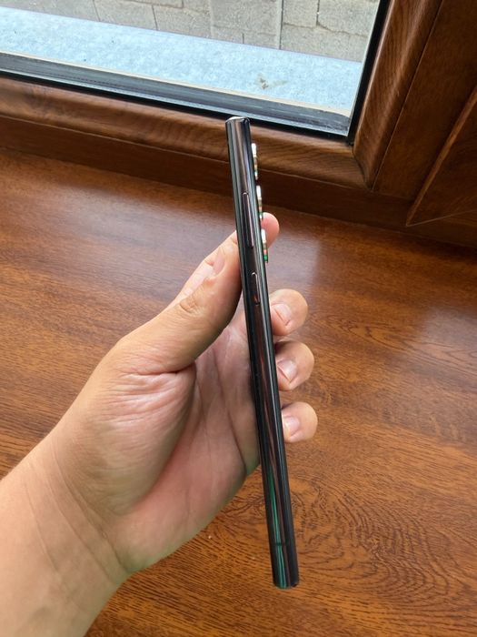 Продоеться Galaxy Samsung S22 Ultra