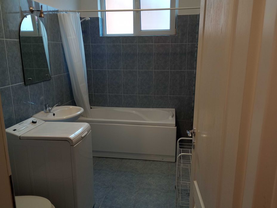 De inchiriat apartament pe str Eroilor nr 196 Floresti Cj suprafata 45 mp mobilat si utilat