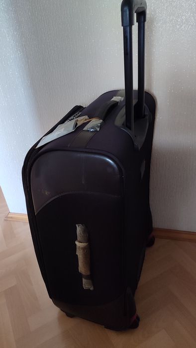 Продам дорожный чемодан