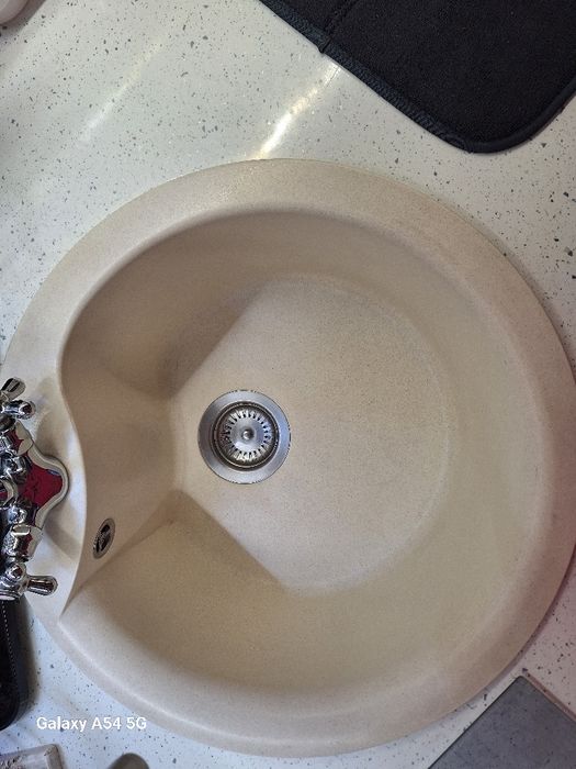 Кухненска мивка светла