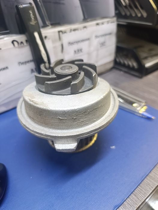 Продам  помпа водяная автомобильный