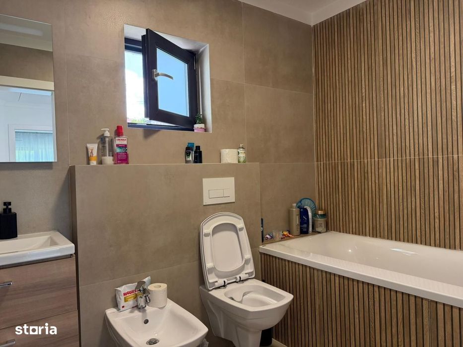 Casa noua cu 4 camere, pe parter si etaj, in Barnova