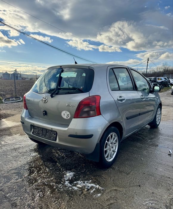 На ЧАСТИ Toyota Yaris 1.3 vvt-i 87кс 2007г Автоматик