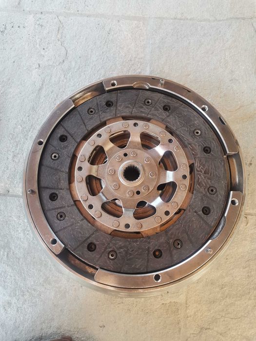 Маховик и феродов диск за Пежо Peugeot 1.6 HDI  SACHS
