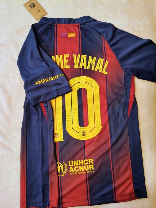 Tricou Nike nou cu eticheta, FC Barcelona, mărimea M, însemne brodate