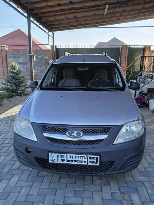 Продам машину Ларгус 2015 года