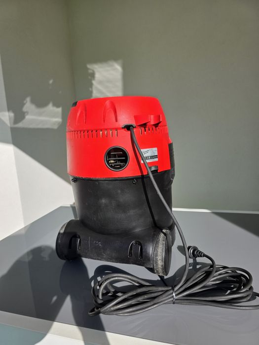 Aspirator milwaukee AS 2-250 ELCP CU BĂTAIE