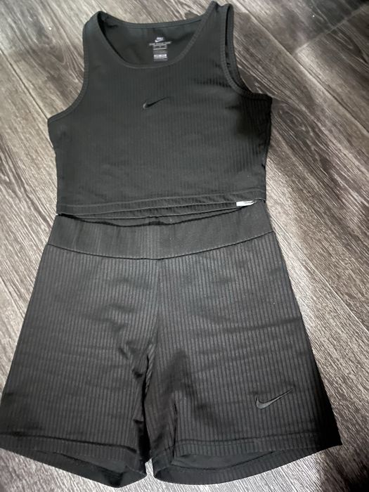 Спортивная женская одежда