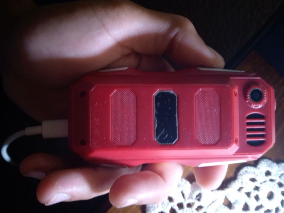 Telefon rezistent antișoc cu butoane Land Rover