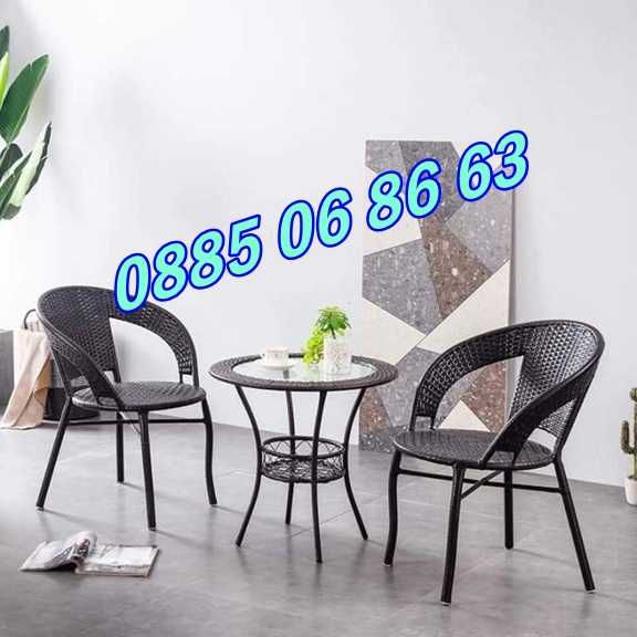 Градински ратанов комплект маса с два стола