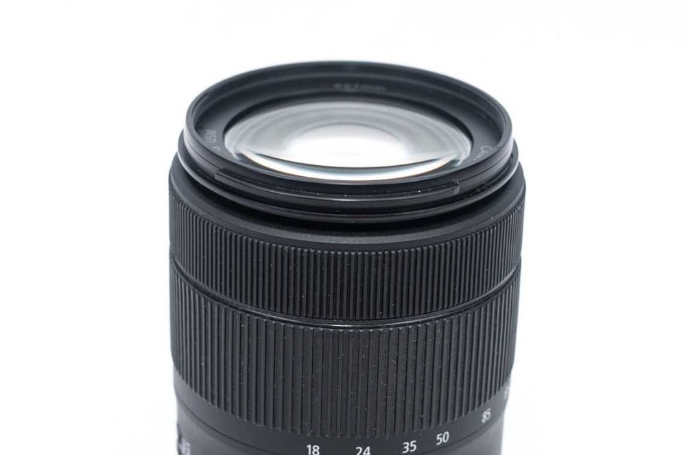 Canon EF-S 18-135 mm f/3.5-5.6 IS NanoUSM - obiectiv zoom