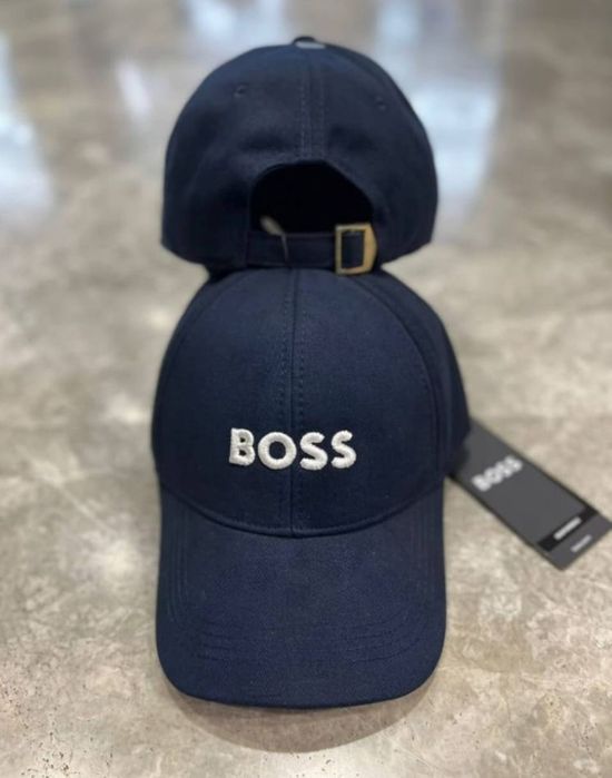 Страхотни шапки с козирка един размер