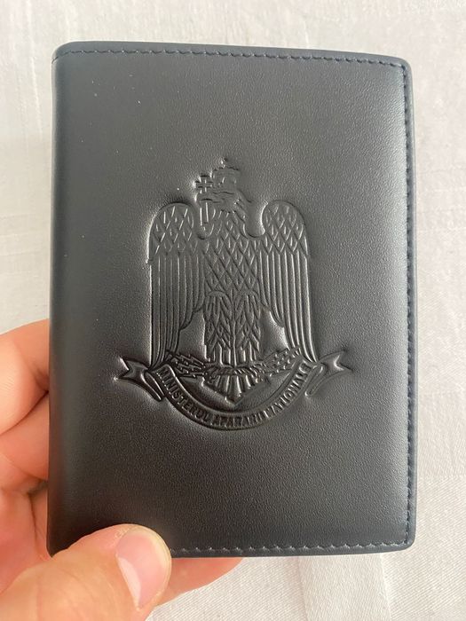 Vând portofel cu insignă M.A.P.N.