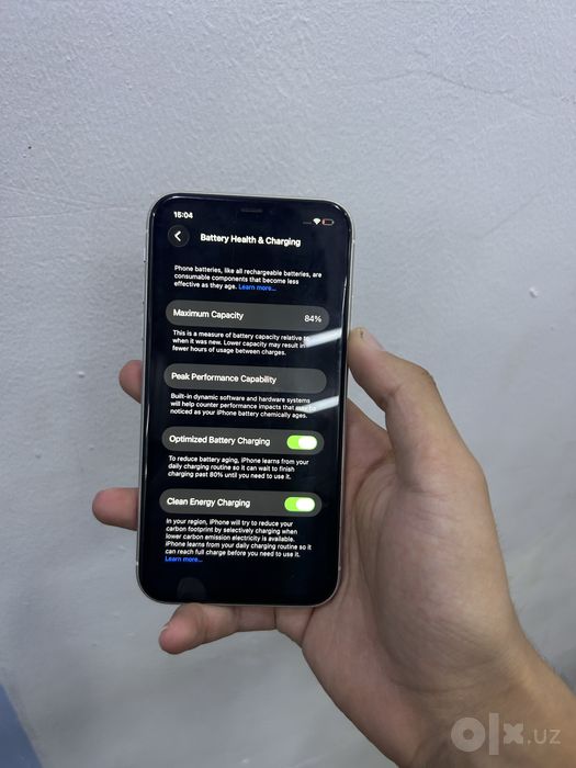 iphone 11 white 84%