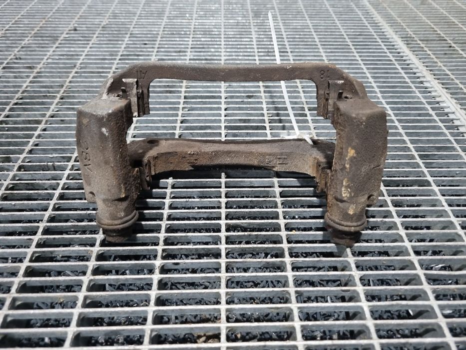 Suport etrier stanga fata Toyota Rav 4 IV 2.0 Diesel - Manuala 6 Trepte SUV 4