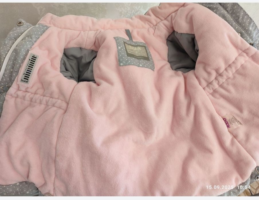 Продам зимний костюм для девочек.