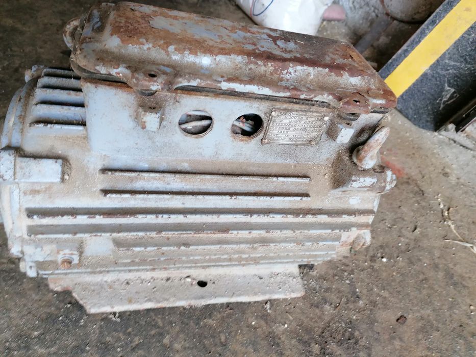 Motor electric trifazat