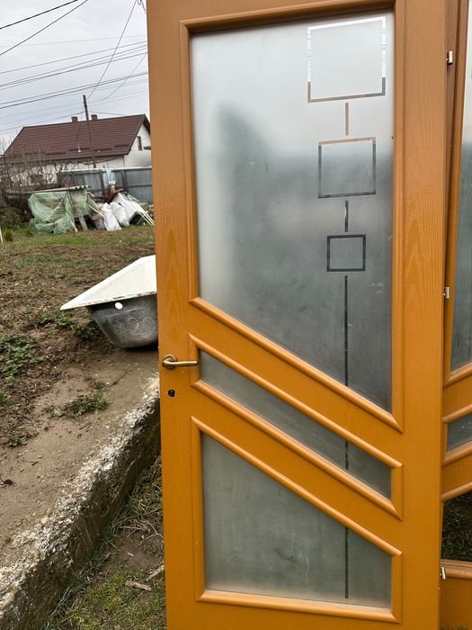 Uși de interior din lemn