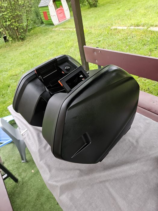 Продавам оригинални куфари със стойки за YAMAHA TRACER 7GT  MT07