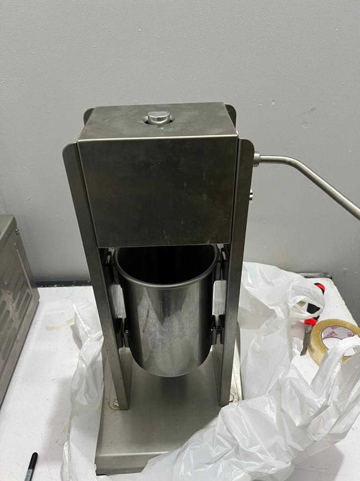 Продам шприц колбасный