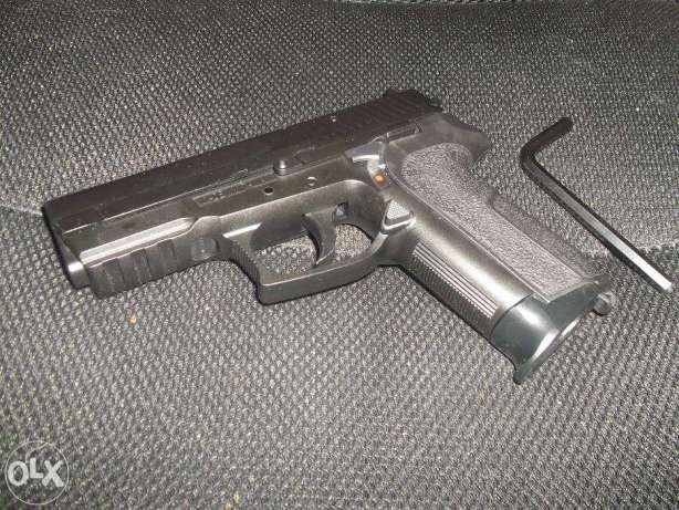 Pistol airsoft GREU (cu Aer Comprimat) Model COLT + Butelii si BileCO2