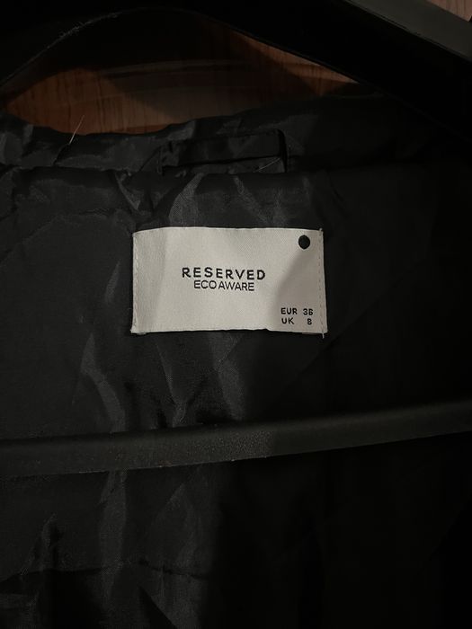 Две черни якета Benneton и Reserved