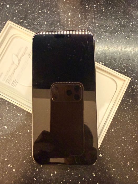 Продавам iPhone 15 pro max