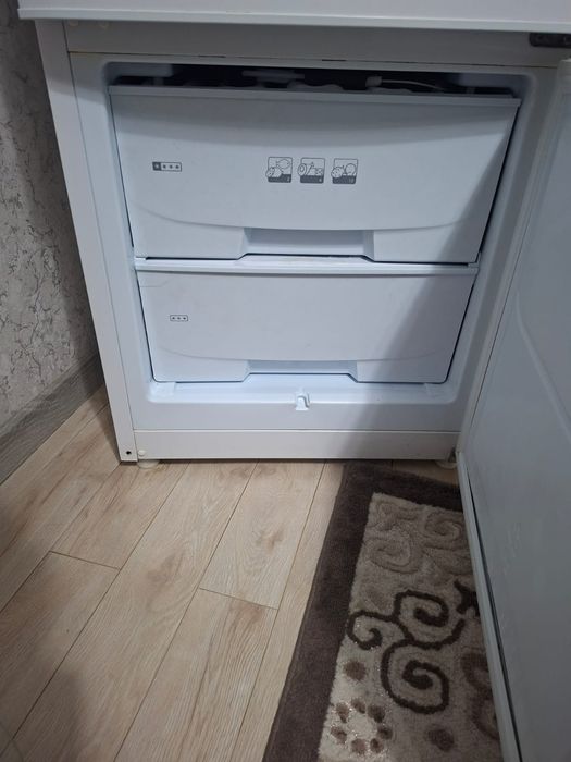 Холодильник сатылады