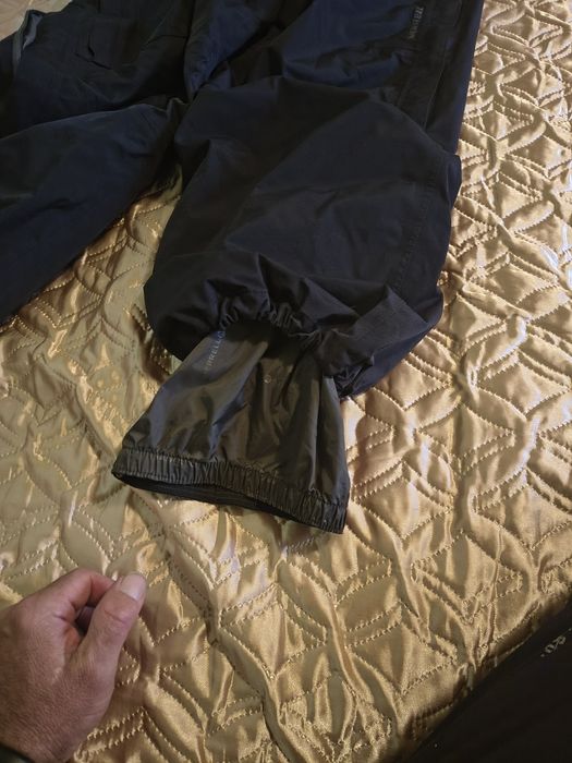 Продавам туристически панталон  MERRELL