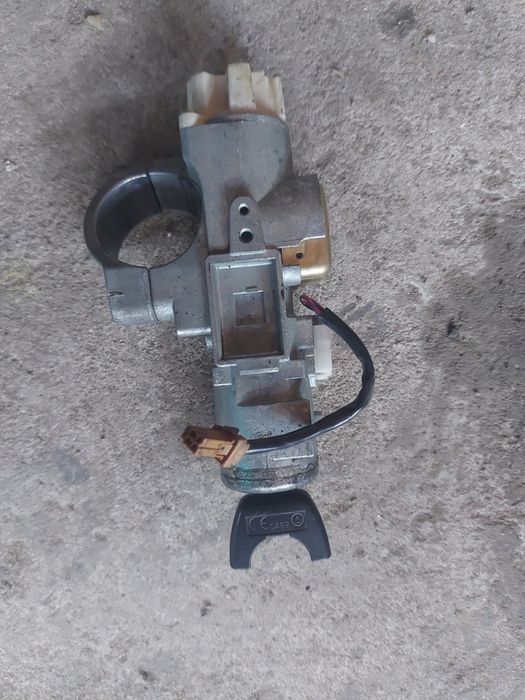 Contact + cheie Nissan X-Trail T30