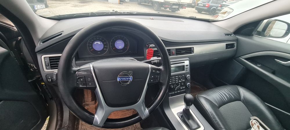 Volvo V70 2010 Rdesign