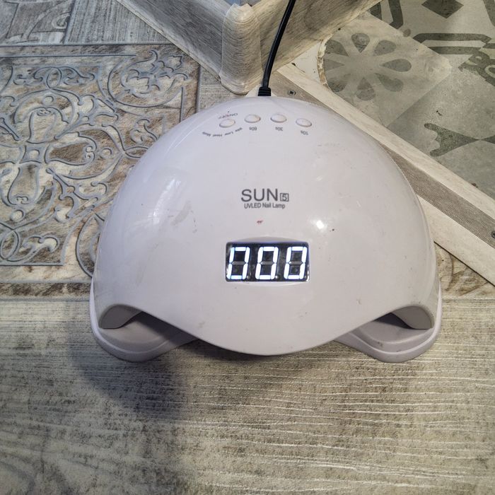Лампа для гель лака  .