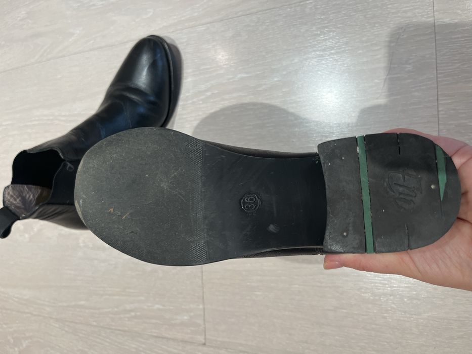 Черни боти от естествена кожа