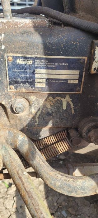 Трактор със косачка