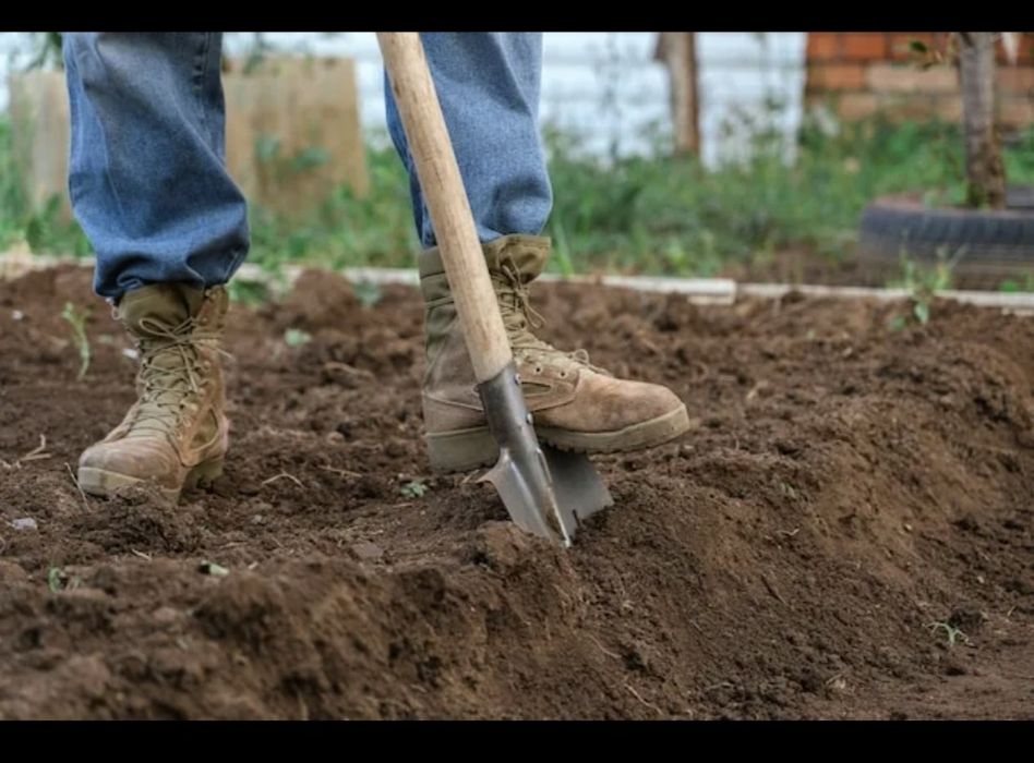 Копка огорода перекопка.