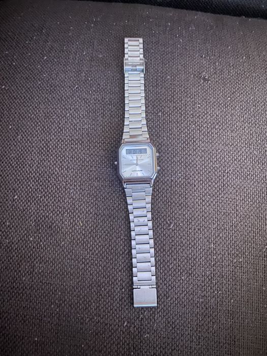 Vând ceas tip casio