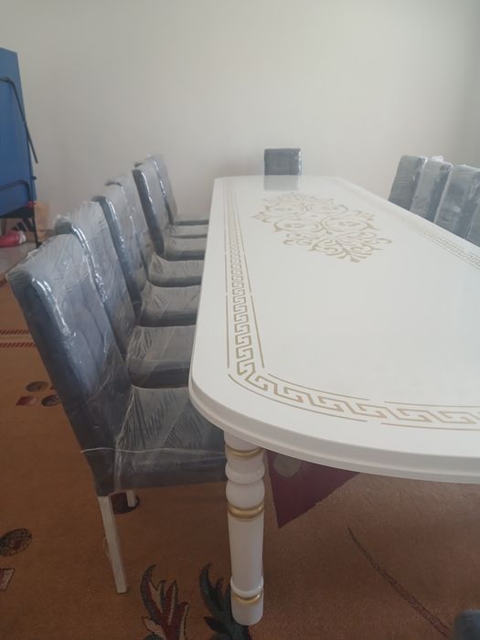 Продам новые стулья.