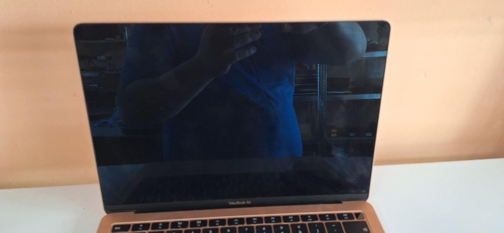 MacBook за части А1932