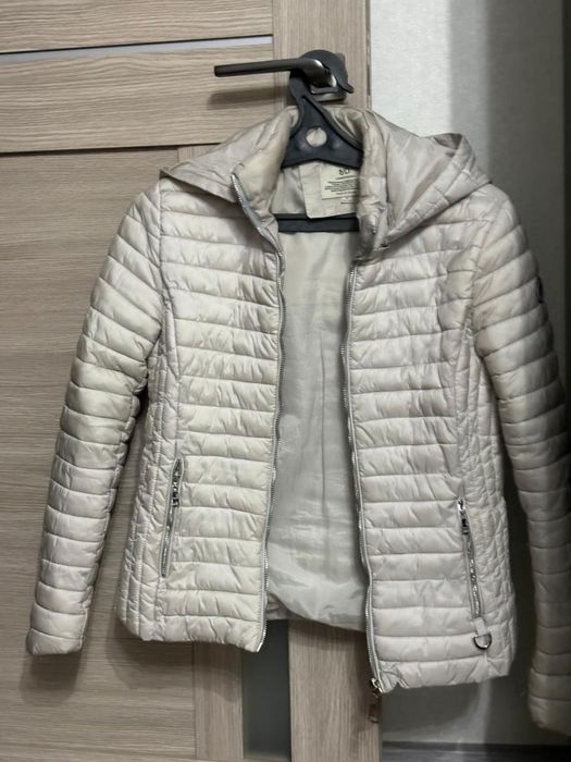 Продам куртку женскую осень весна