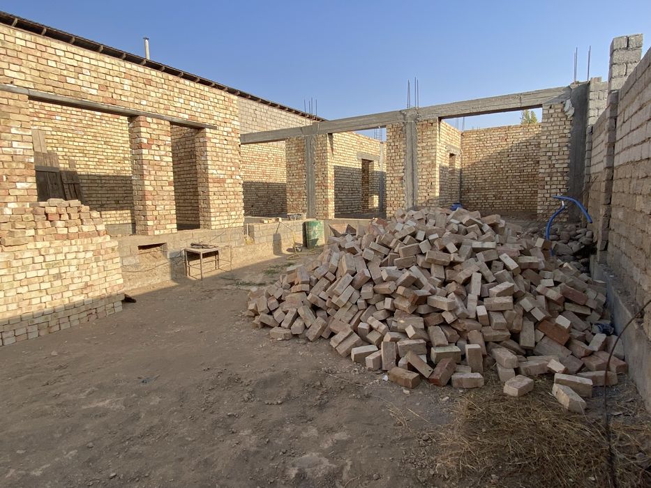 Участка сотилади 4 сот зангата ором кафе