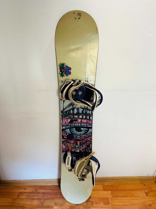 Snowboard Burton 146 cm + legături Burton Freestyle