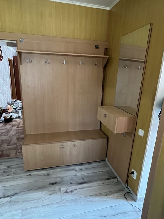 Прихожка б у в отличном состоянием