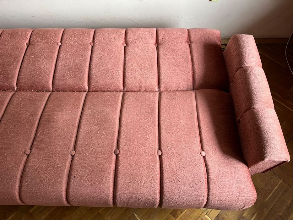 Разтегателен диван