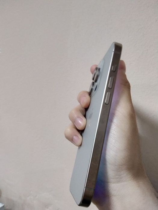 iPhone 15 pro 128 gb