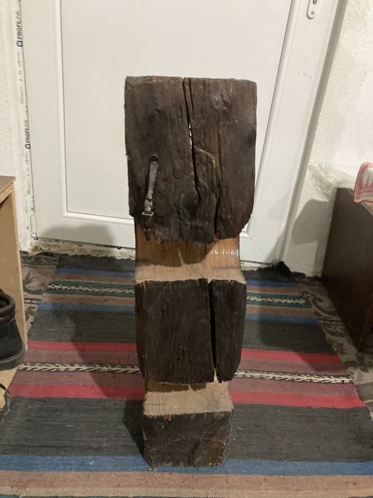 Поставка за тоалетна хартия.