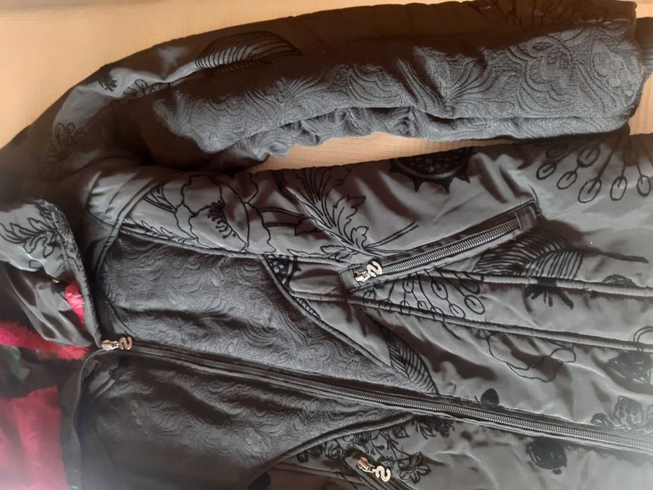 Ново яке Desigual