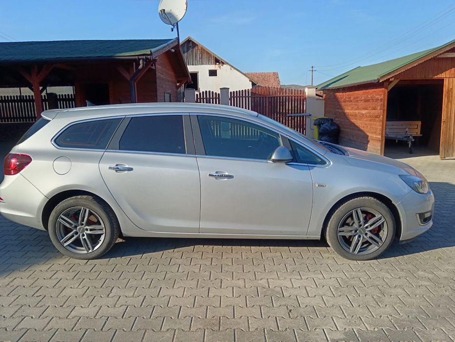 De vânzare opel astra j