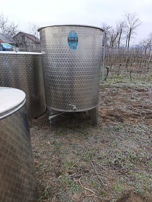 Butoi de inox pentru vin