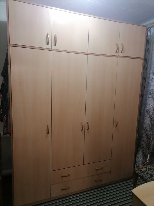 Шкаф в комнату плательный