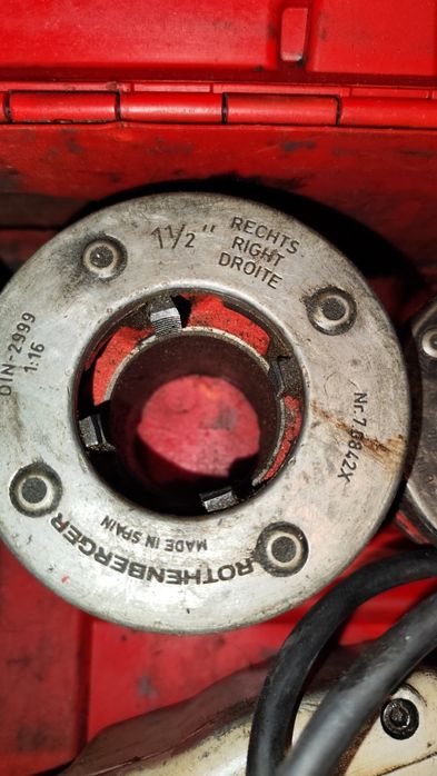 Vând mașină de filetat Supertronic 2000